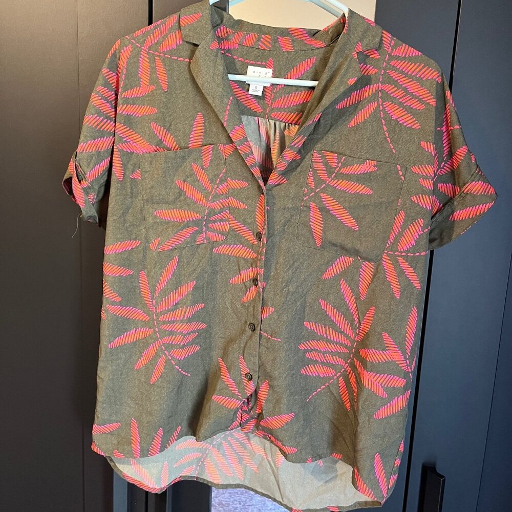 A New Day small green short-sleeve blouse.